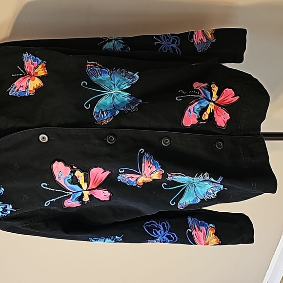 DENIM FEEL COTTON BUTTON DOWN!! 💙🩷❤️🦋🦋🦋 - Picture 8 of 12